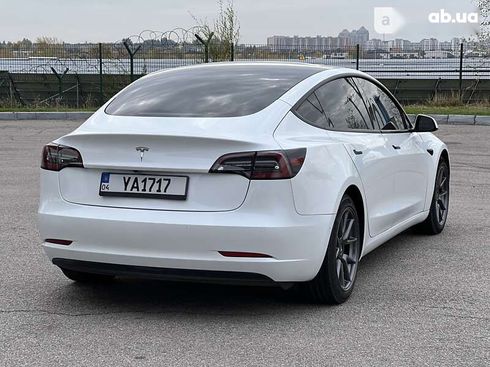 Tesla Model 3 2021 - фото 23