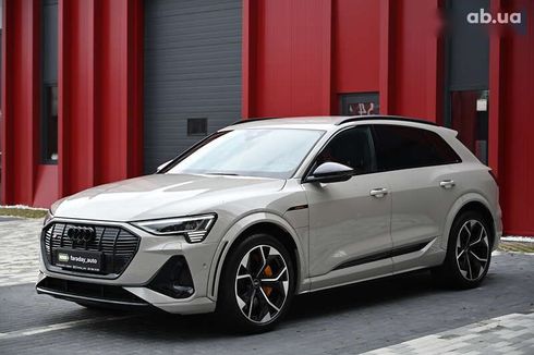 Audi e-tron S 2022 - фото 30