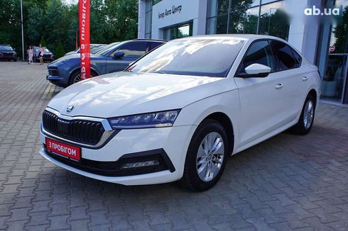 Skoda Octavia 2020 - фото 9