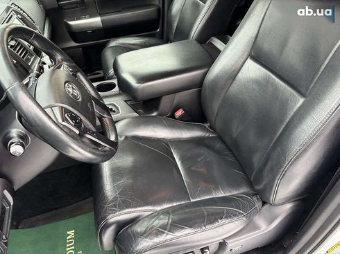 Toyota Sequoia 2017 - фото 26