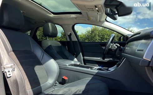 Jaguar XF 2017 - фото 9