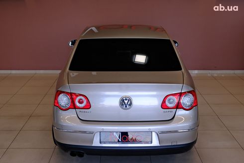 Volkswagen Passat 2007 бежевый - фото 6