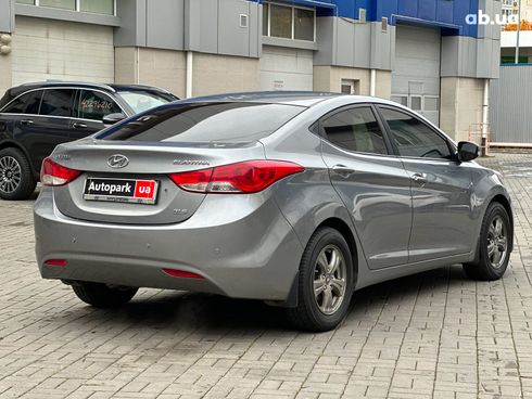 Hyundai Elantra 2013 серый - фото 5