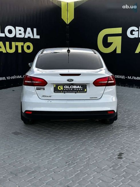 Ford Focus 2015 - фото 14