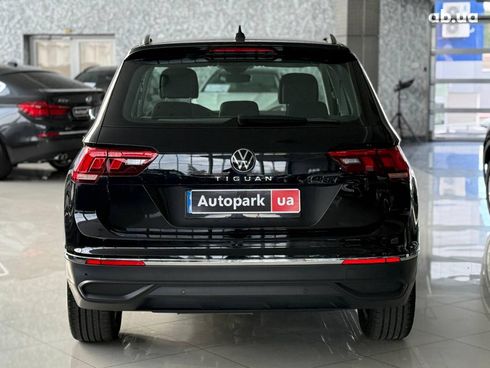 Volkswagen Tiguan 2021 черный - фото 7