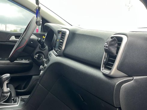 Kia Sportage 2018 белый - фото 15