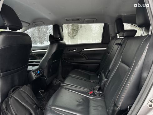 Toyota Highlander 2016 серый - фото 23