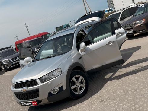 Chevrolet Captiva 2011 серый - фото 27