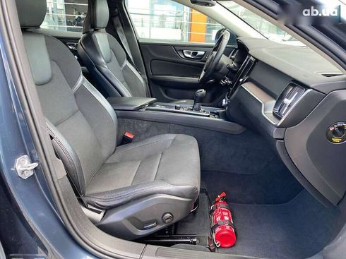 Volvo V60 2019 - фото 24