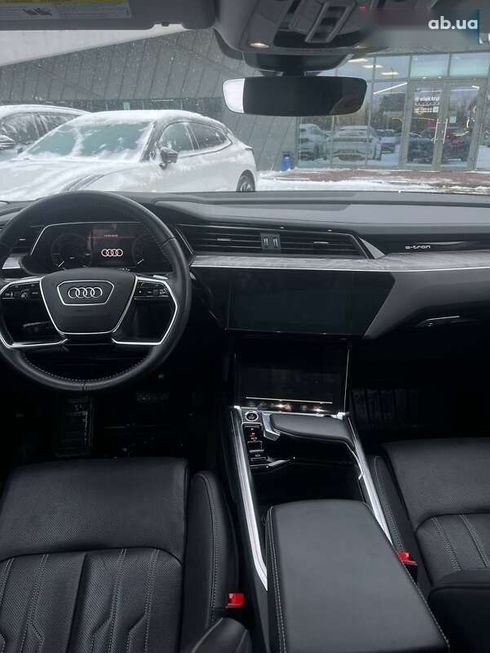 Audi E-Tron 2021 - фото 17