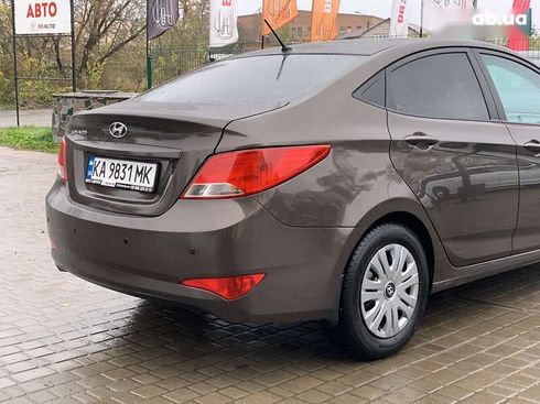 Hyundai Solaris 2016 - фото 16