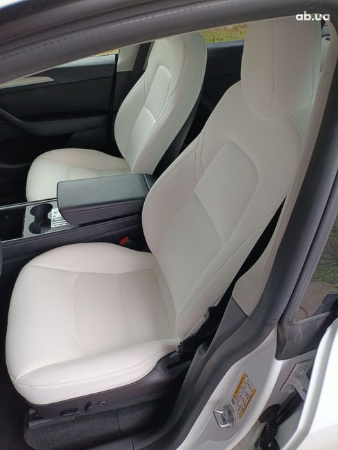 Tesla Model Y 2023 белый - фото 11