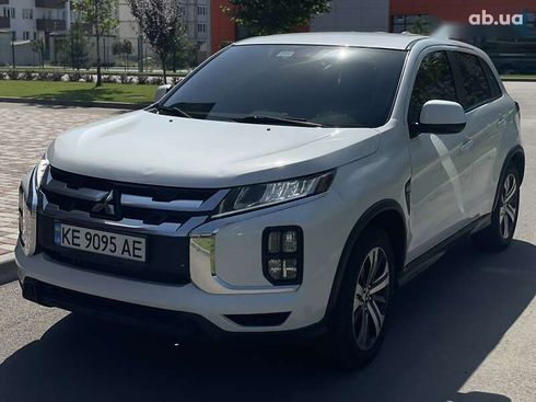 Mitsubishi Outlander 2020 - фото 8