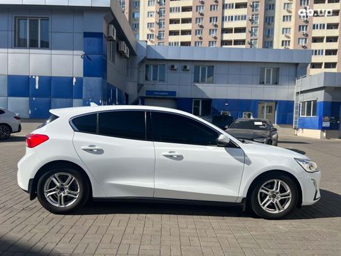 Ford Focus 2019 белый - фото 6