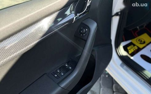 Skoda Octavia 2018 - фото 10