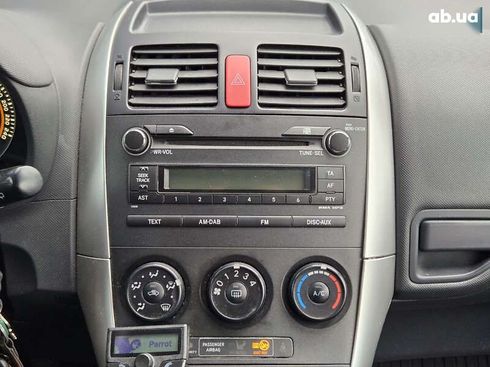 Toyota Auris 2011 - фото 24