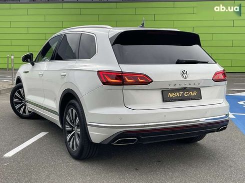 Volkswagen Touareg 2018 - фото 13
