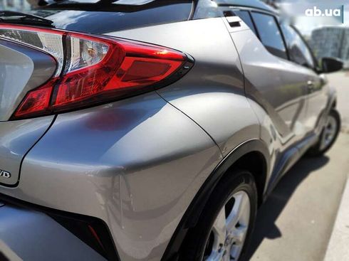 Toyota C-HR 2016 - фото 18