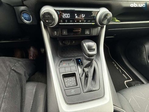 Toyota RAV4 2019 - фото 19
