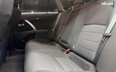 Toyota Avensis Verso 2013 - фото 15