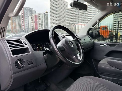 Volkswagen Multivan 2012 - фото 12