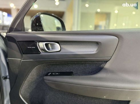Volvo XC40 2021 - фото 17