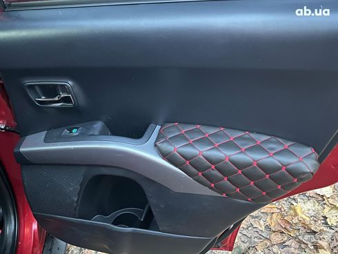 Mitsubishi Outlander 2010 красный - фото 22