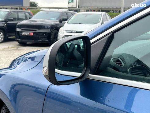 Volvo V40 2017 синий - фото 6