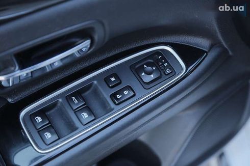Mitsubishi Outlander 2017 - фото 21