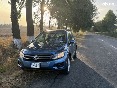 Volkswagen Tiguan 2018 синий - фото 12