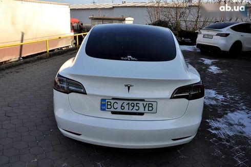 Tesla Model 3 2022 - фото 8