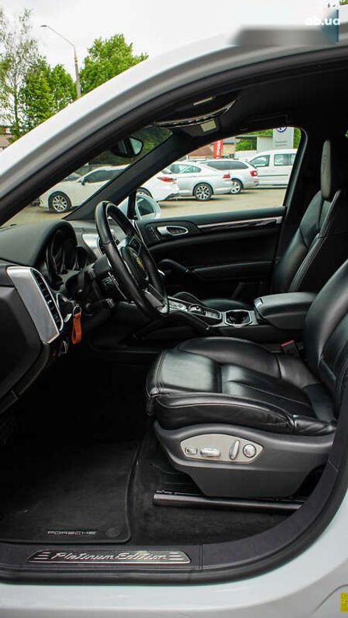 Porsche Cayenne 2017 - фото 17