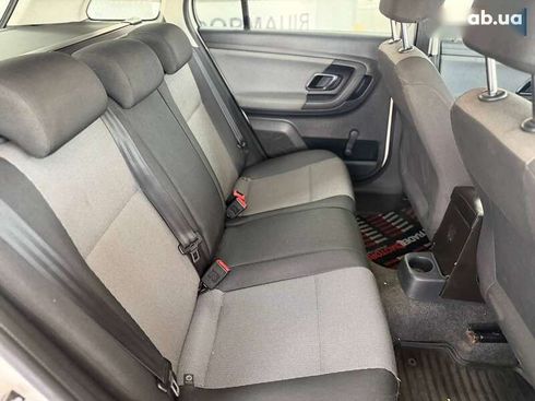 Skoda Fabia 2011 - фото 28