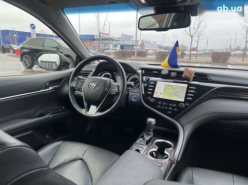 Toyota Camry 2019 - фото 26