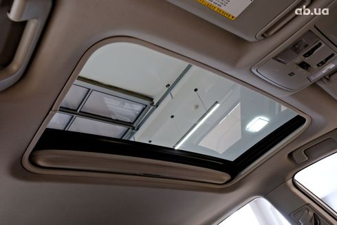 Toyota RAV4 2017 белый - фото 9
