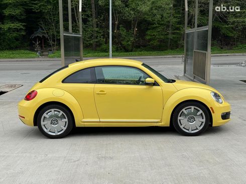 Volkswagen Beetle 2012 желтый - фото 4