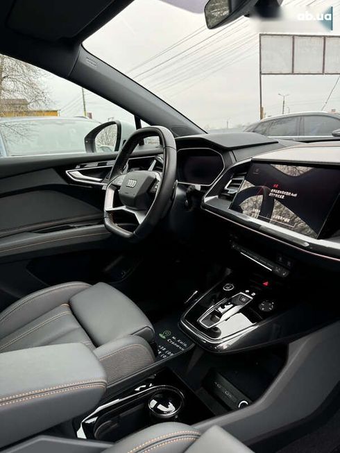 Audi Q4 e-tron 2023 - фото 28