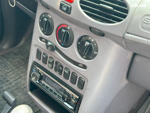 Mercedes-Benz A-Класс 2000 серый - фото 17