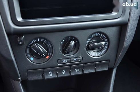 Skoda Rapid 2014 - фото 30