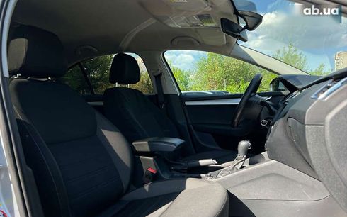 Skoda Octavia 2017 - фото 9