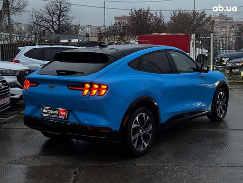 Ford Mustang Mach-E 2023 синий - фото 8