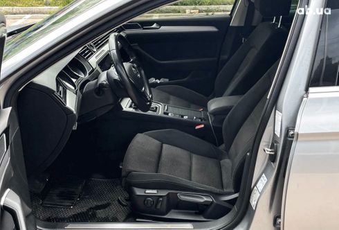 Volkswagen Passat 2017 - фото 14