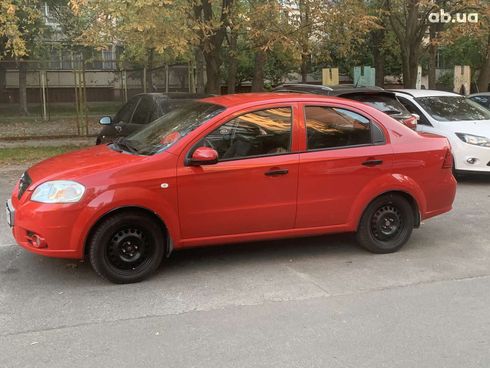 Chevrolet Aveo 2008 красный - фото 3