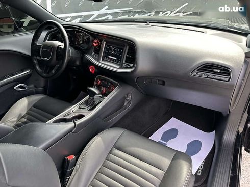 Dodge Challenger 2021 - фото 22