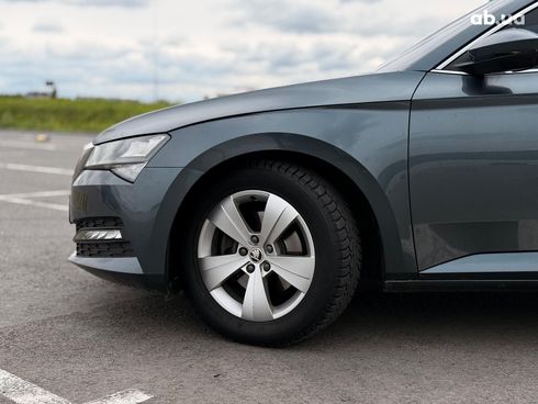 Skoda Superb 2019 серый - фото 5