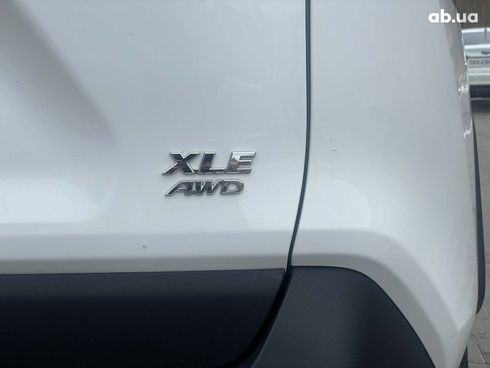 Toyota RAV4 2019 белый - фото 12