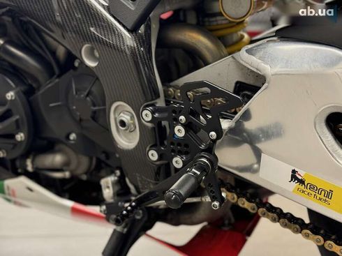 Aprilia RSV4 2011 - фото 9