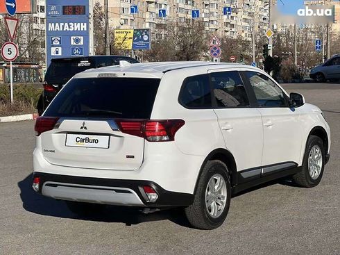 Mitsubishi Outlander 2019 - фото 8