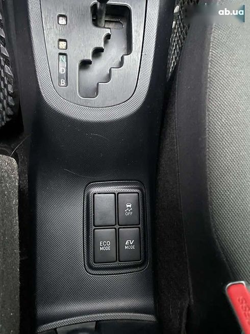 Toyota Aqua 2015 - фото 16