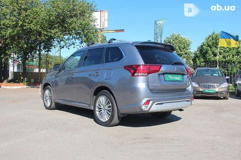 Mitsubishi Outlander 2019 - фото 3